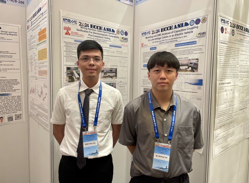 PEARS Lab student present their posters at IPEMC 2024-ECCE Asia